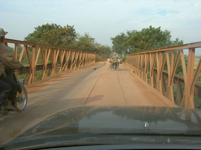 Мост с перилами