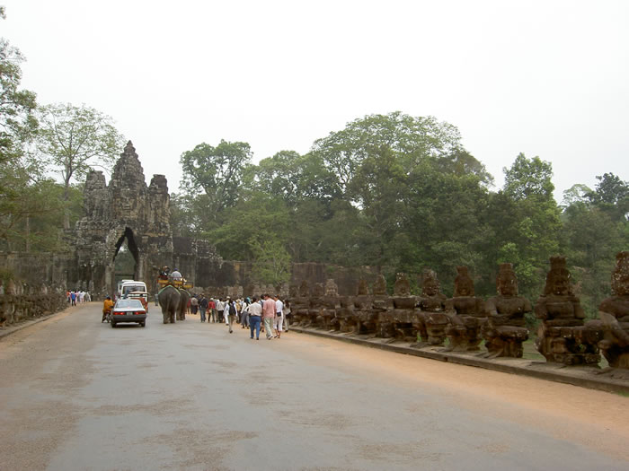 ворота в Ангкор Том