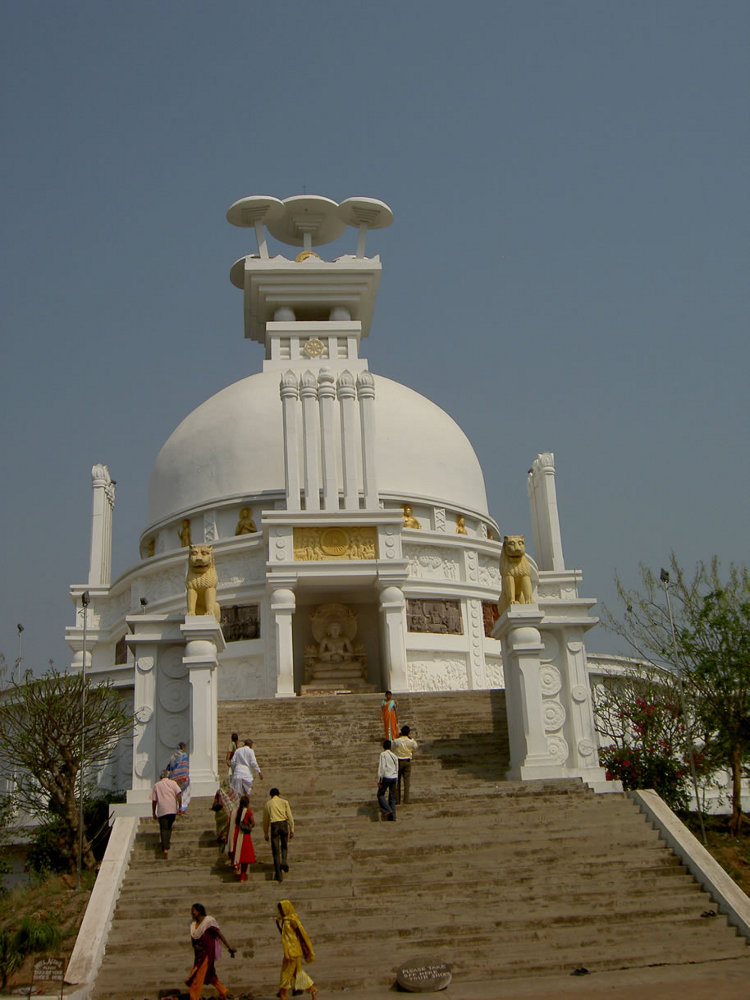 Импозантный храм