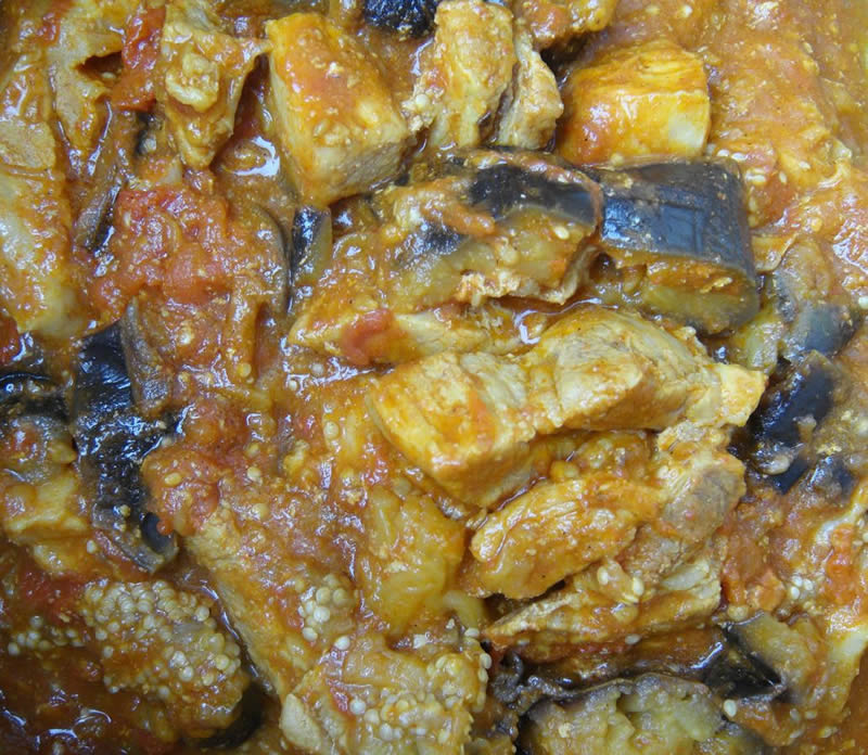 Stewed pork with eggplant and tomatoes